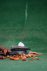 Hand Made White Kyara – Low Smoke Agarwood Incense Sticks